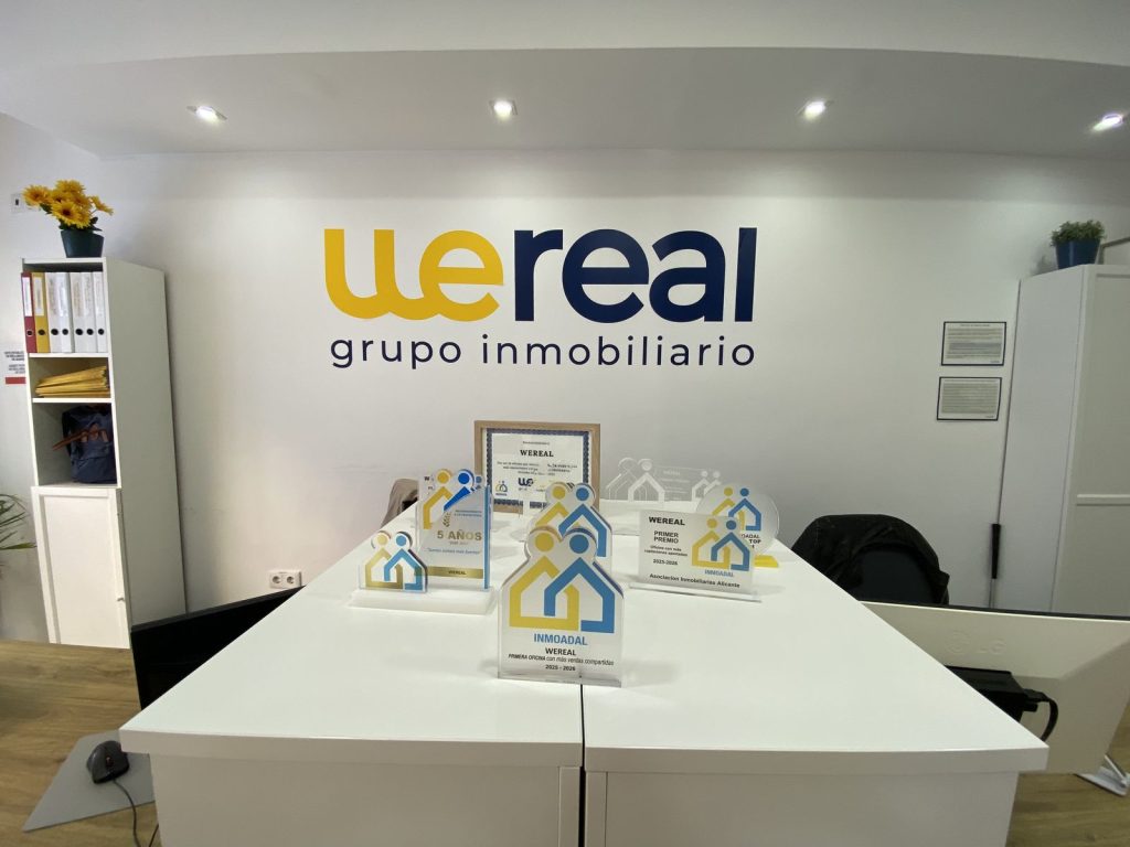 Sala de reuniones de Wereal Grupo Inmobiliario en Alicante donde se firman los mandatos de venta